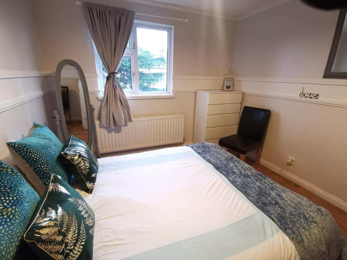 Holiday home Freshly Made Sleeps 6 *
